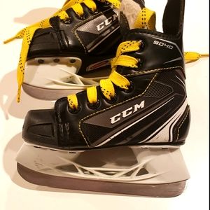 CCM ice hockey skates 8Y